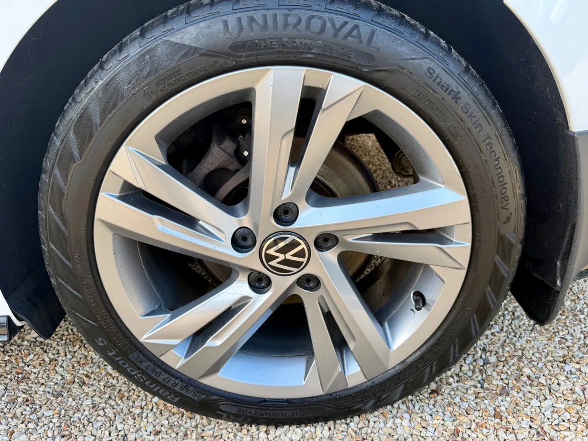 Volkswagen Golf Estate, Petrol, 2021, White