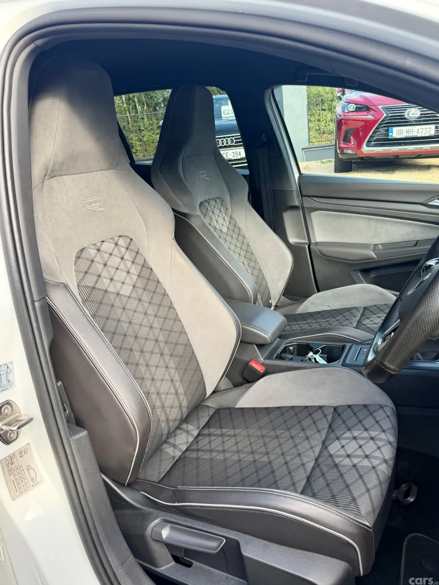 Volkswagen Golf Estate, Petrol, 2021, White