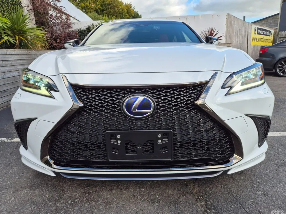 Lexus ES Saloon, Petrol Hybrid, 2021, White