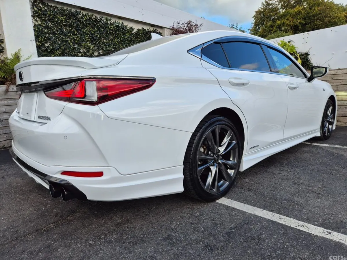 Lexus ES Saloon, Petrol Hybrid, 2021, White