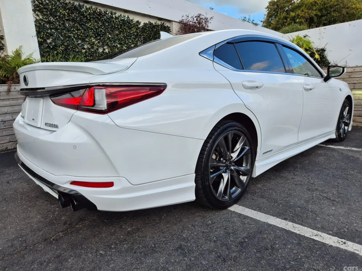 Lexus ES Saloon, Petrol Hybrid, 2021, White