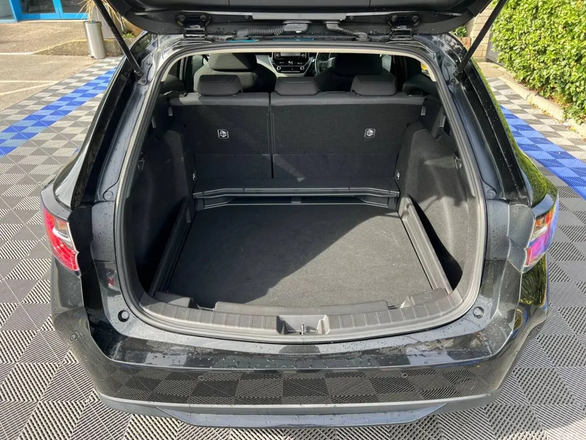 Toyota Corolla Estate, Petrol Hybrid, 2022, Black
