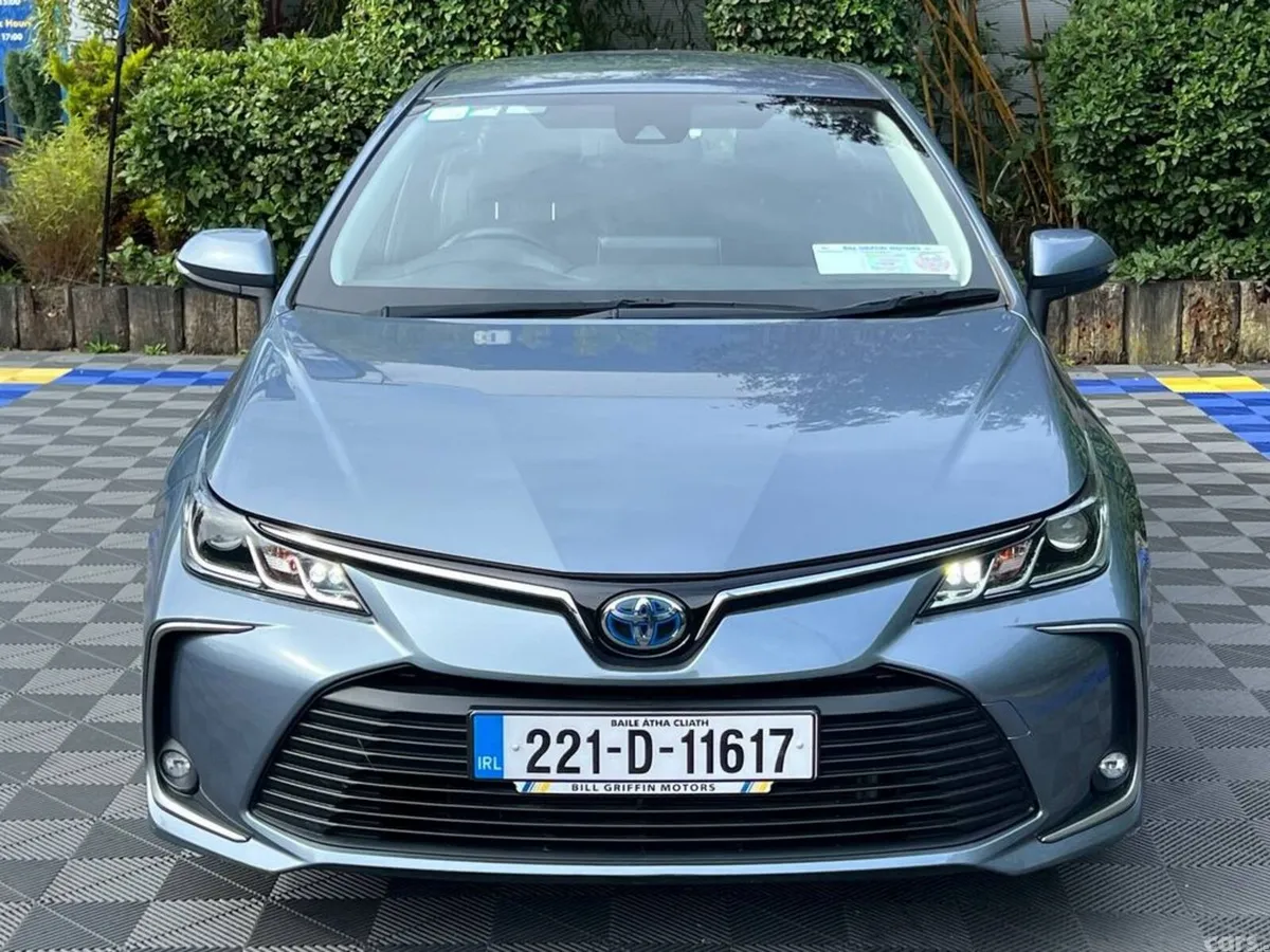 Toyota Corolla Saloon, Petrol Hybrid, 2022, Grey