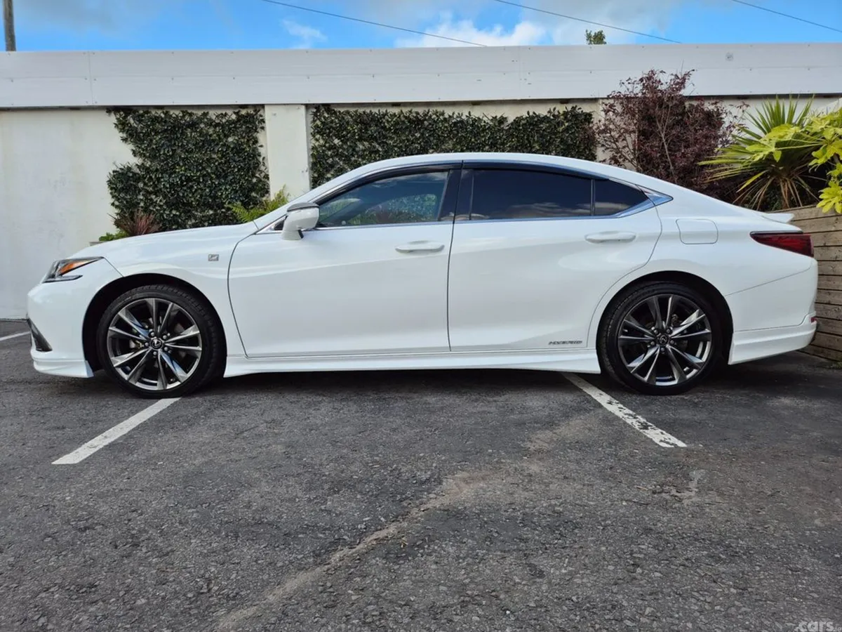 Lexus ES Saloon, Petrol Hybrid, 2021, White