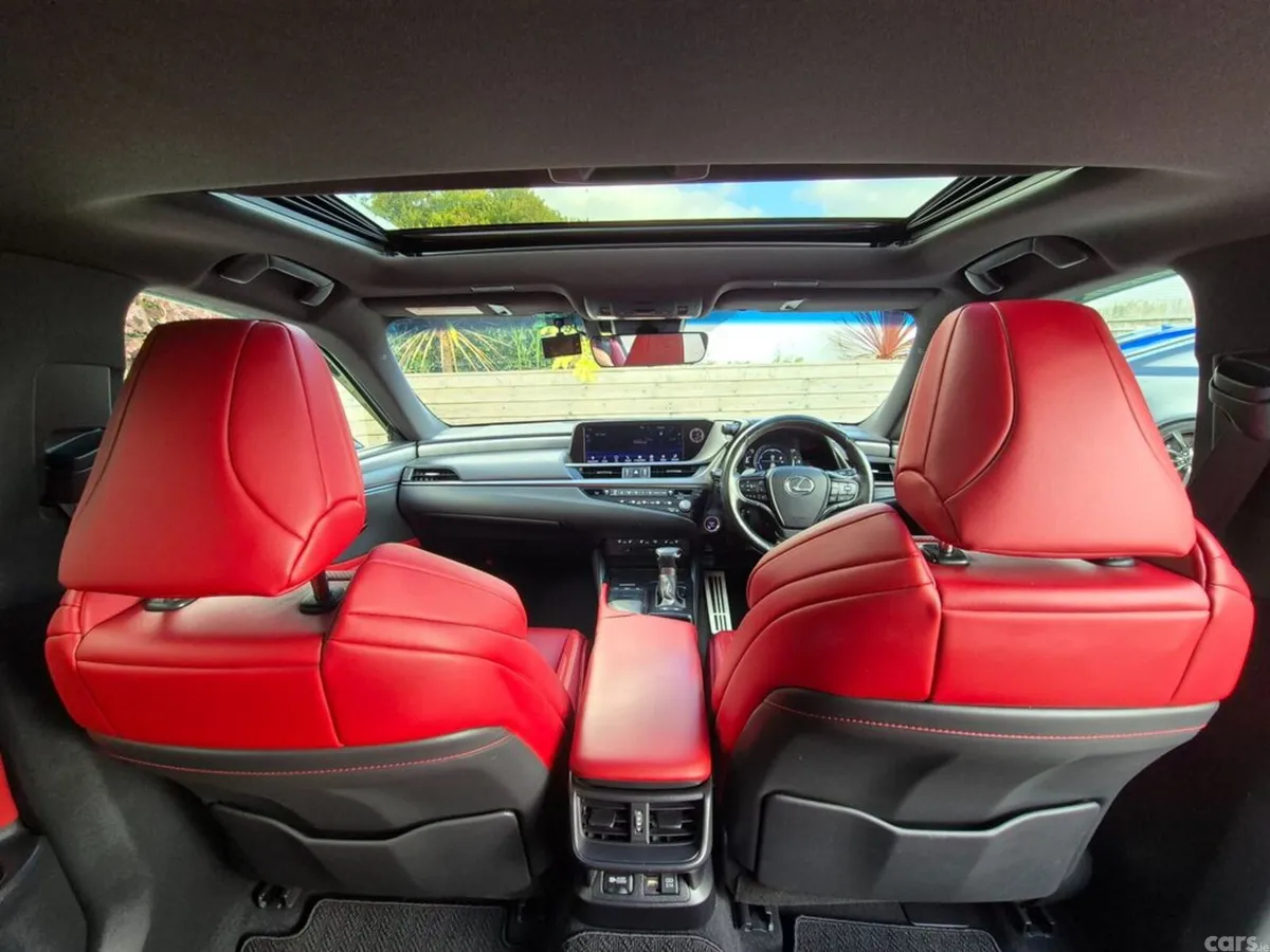 Lexus ES Saloon, Petrol Hybrid, 2021, White