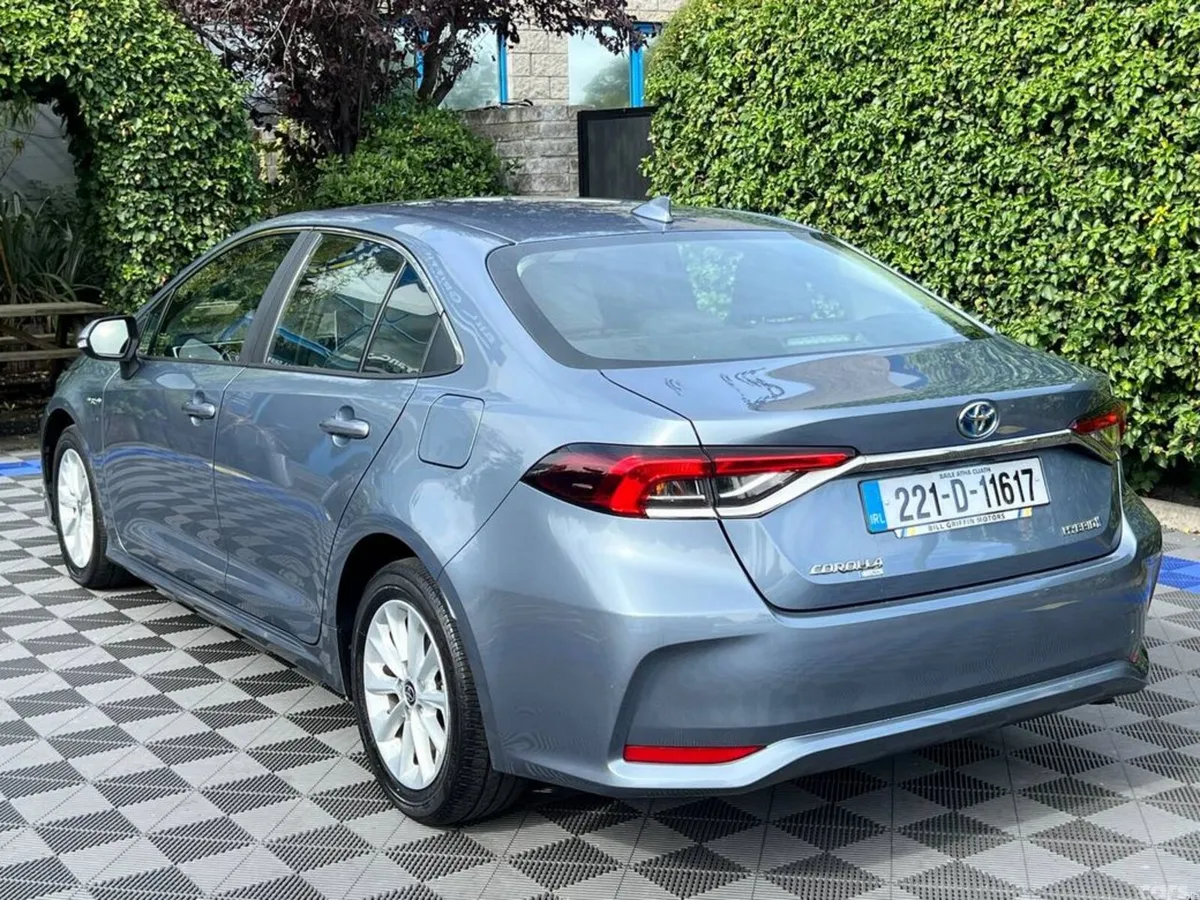 Toyota Corolla Saloon, Petrol Hybrid, 2022, Grey