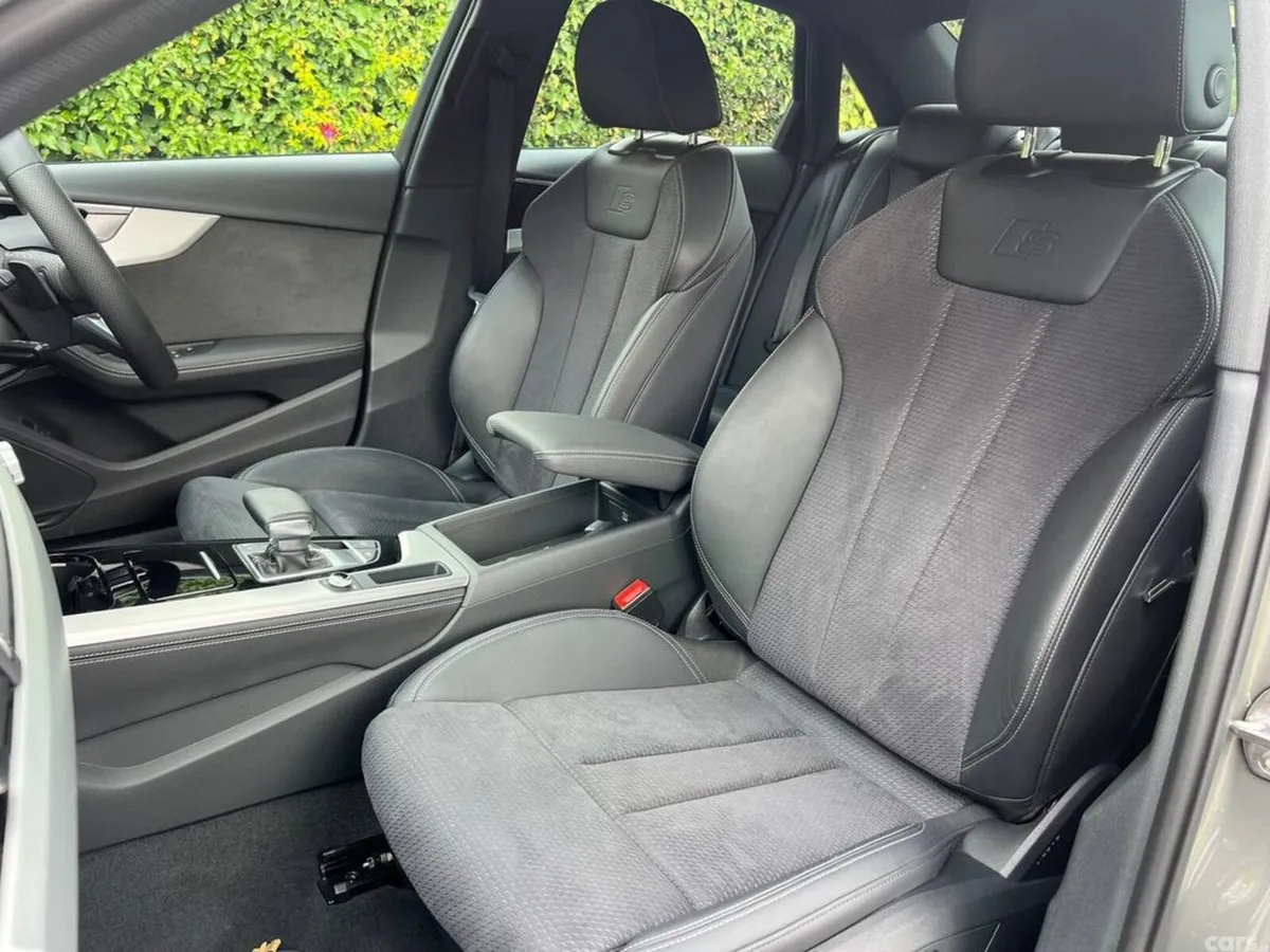 Audi A4 Saloon, Diesel, 2022, Grey