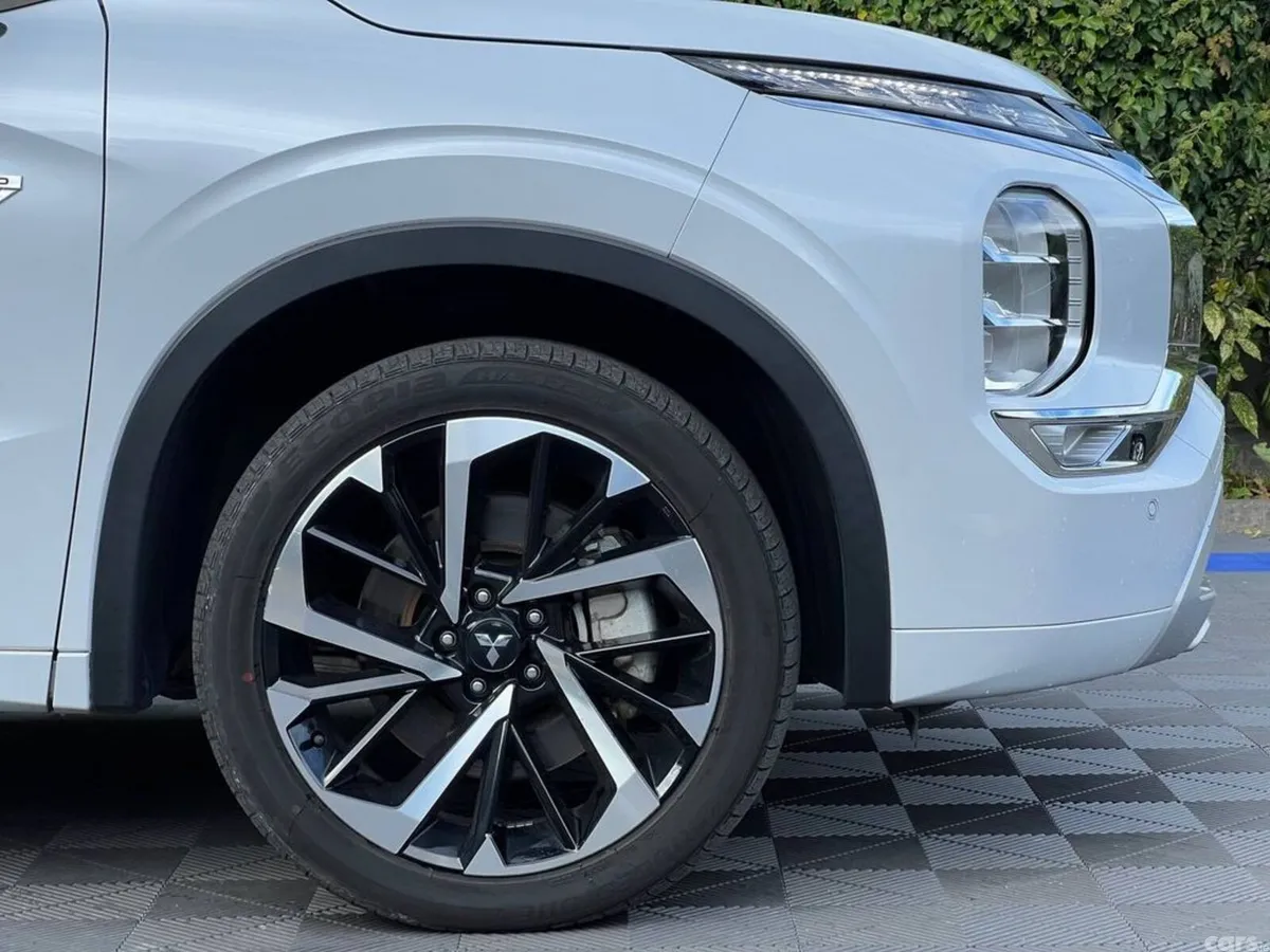 Mitsubishi Outlander SUV, Petrol Hybrid, 2023, White