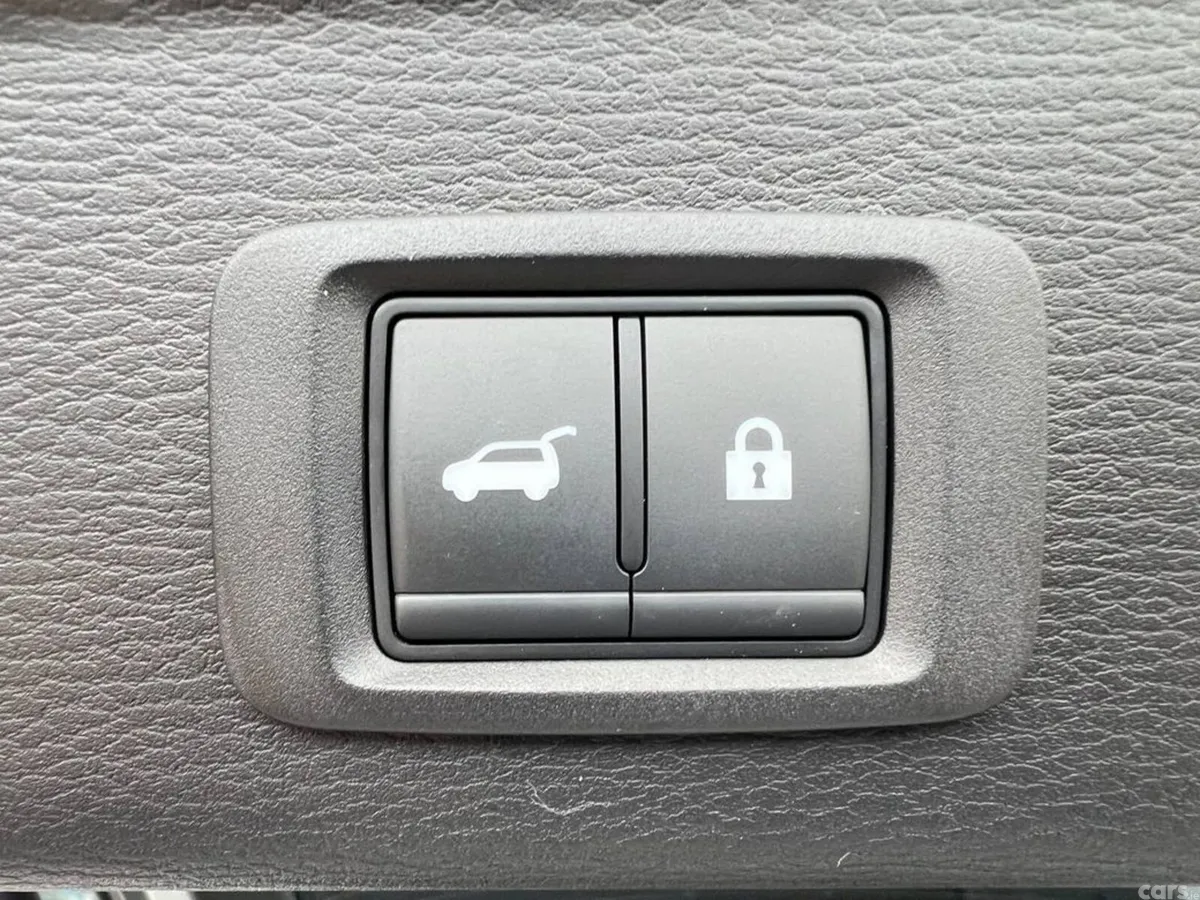 Mitsubishi Outlander SUV, Petrol Hybrid, 2023, White