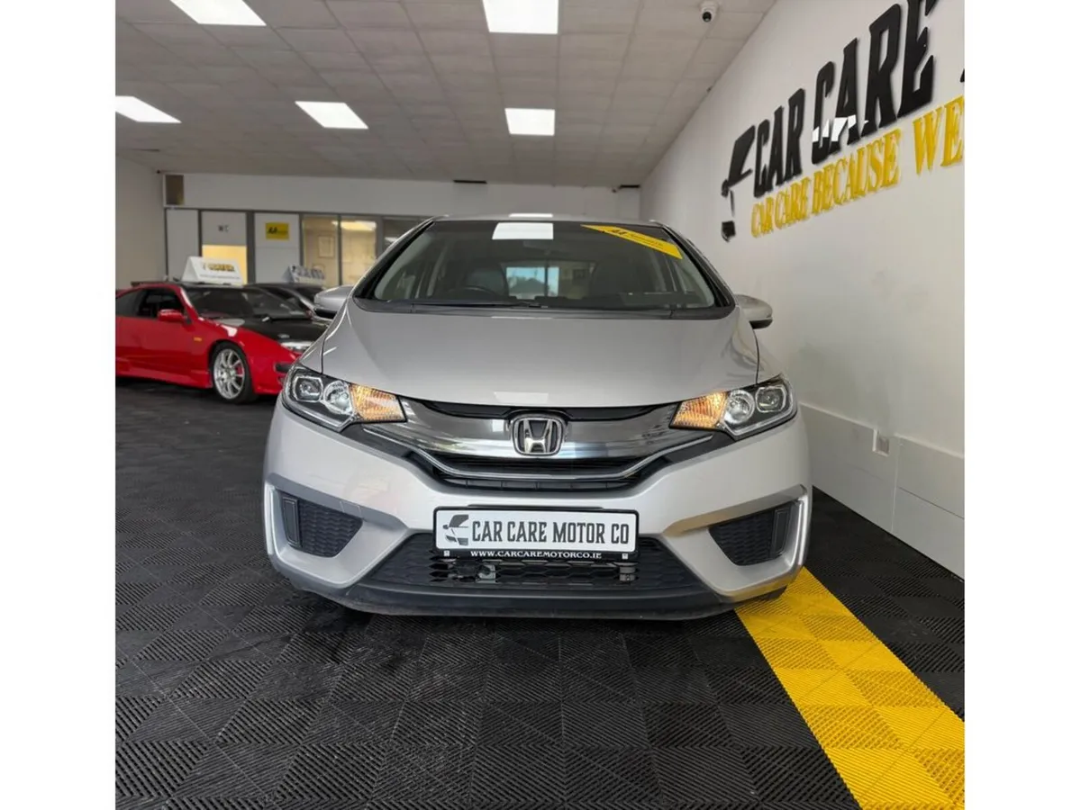 Honda Fit Hatchback, Petrol, 2014, Silver