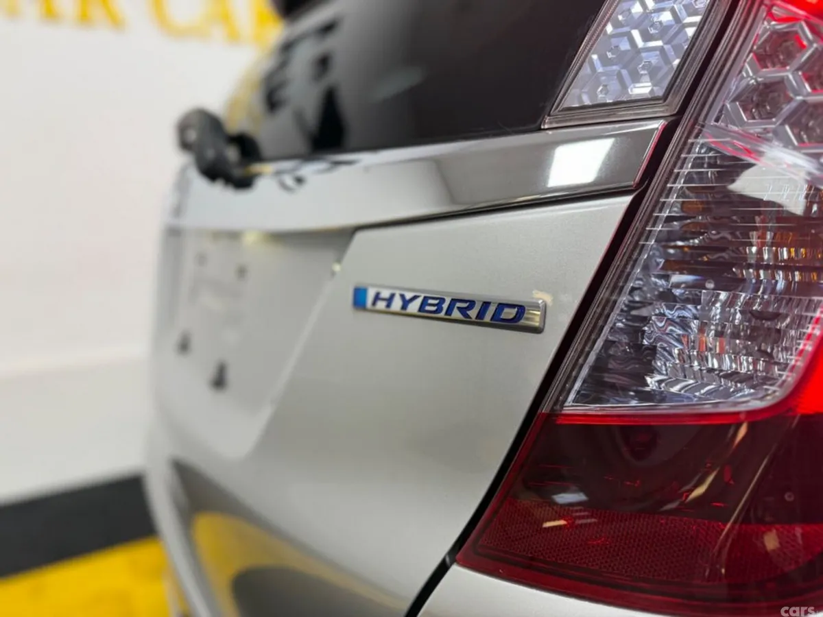 Honda Fit Hatchback, Petrol, 2014, Silver