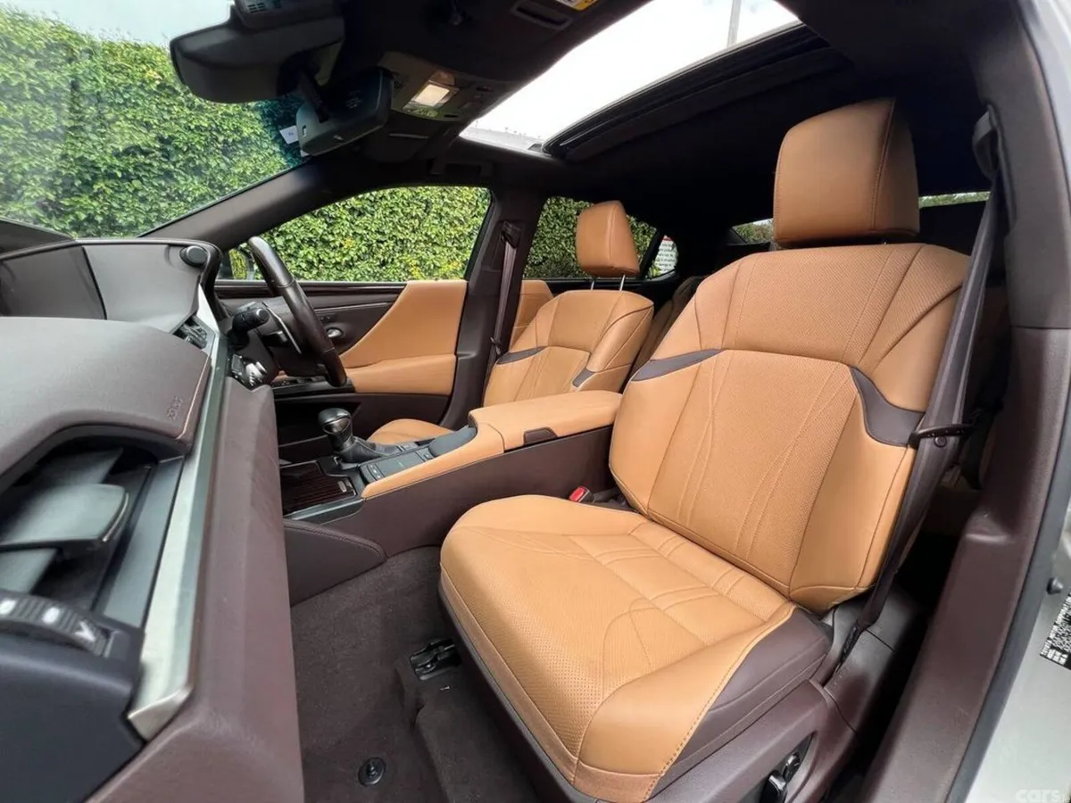 Lexus ES Saloon, Diesel Hybrid, 2021, Gold
