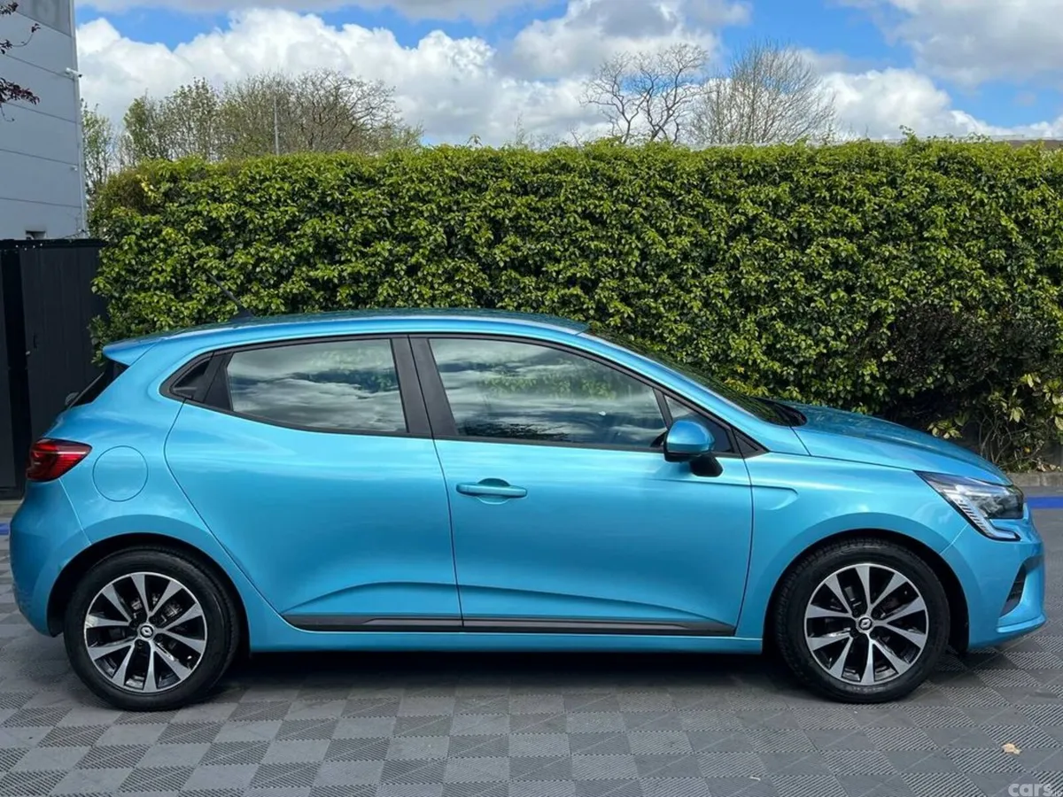 Renault Clio Hatchback, Petrol, 2022, Blue