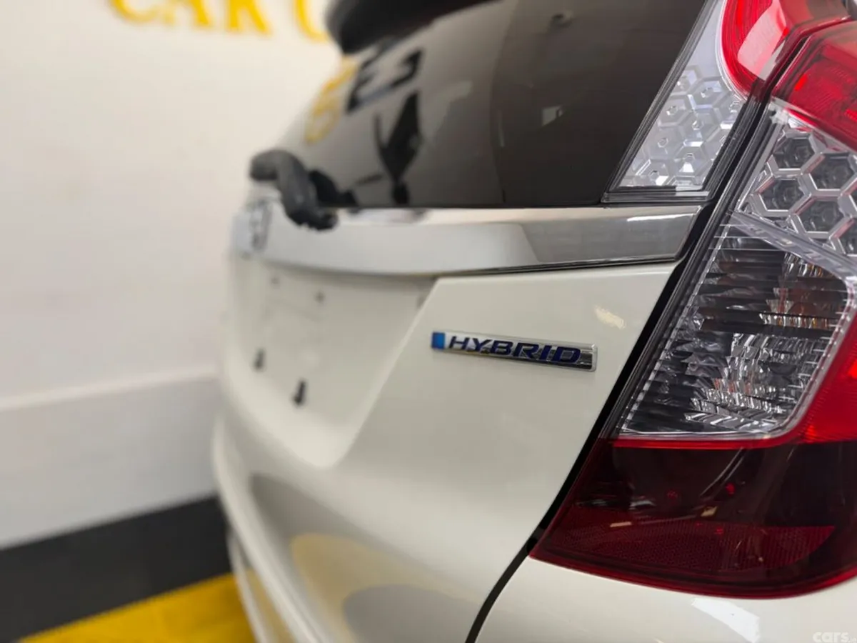 Honda Fit Hatchback, Petrol Hybrid, 2013, White