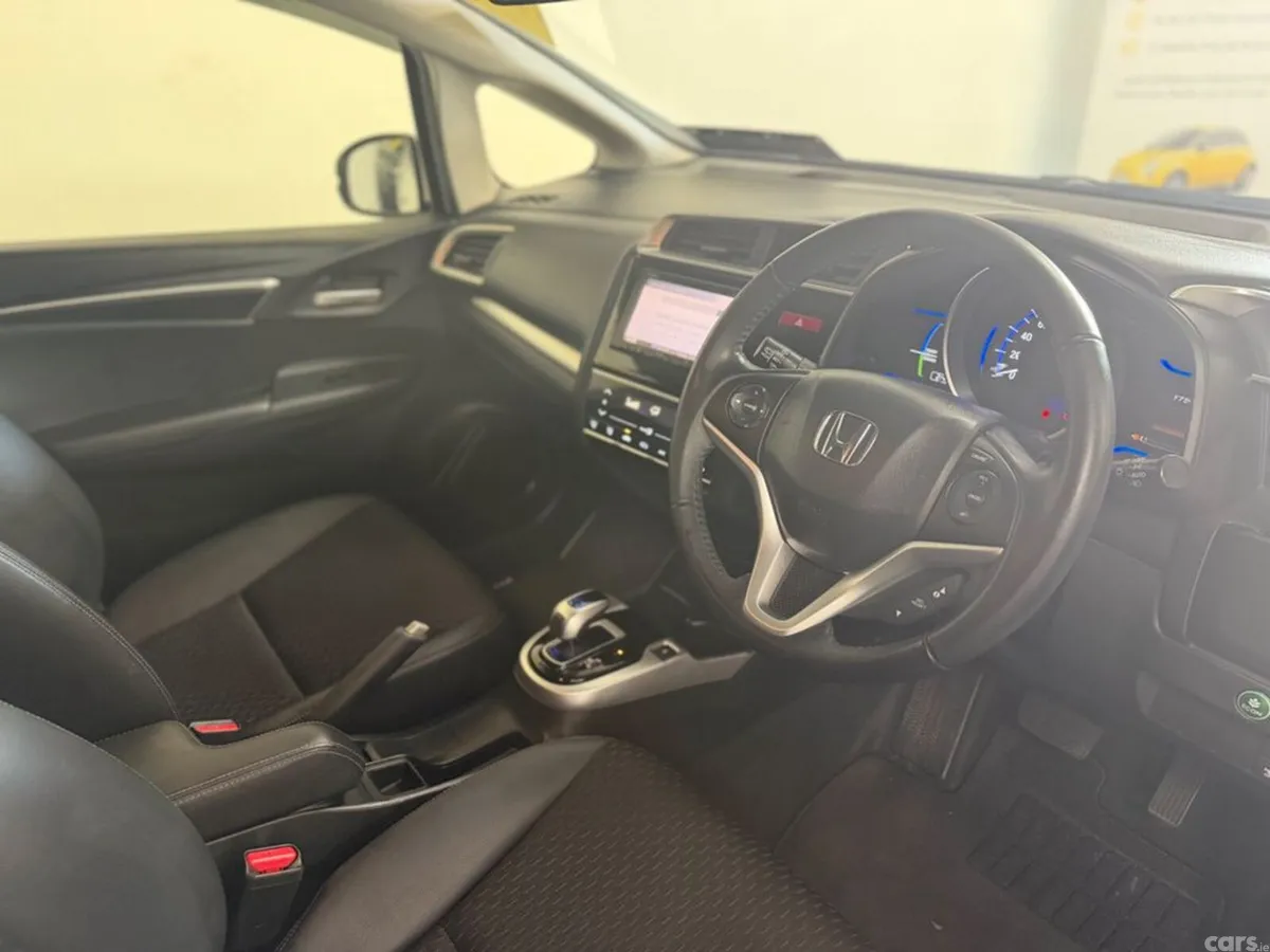 Honda Fit Hatchback, Petrol Hybrid, 2013, White