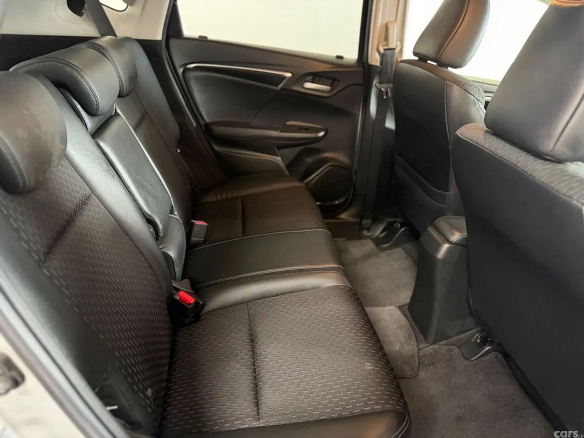 Honda Fit Hatchback, Petrol, 2014, Silver