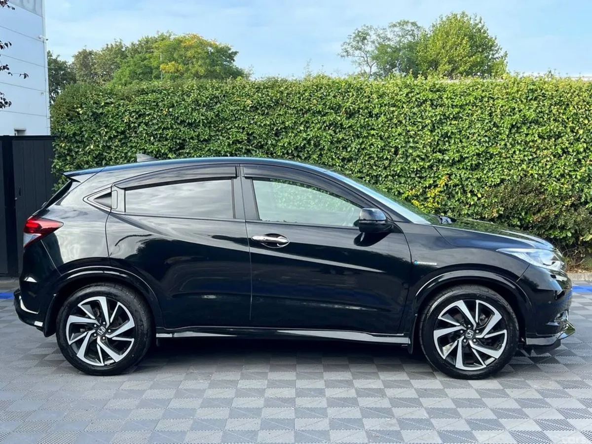 Honda Vezel SUV, Petrol Hybrid, 2017, Black