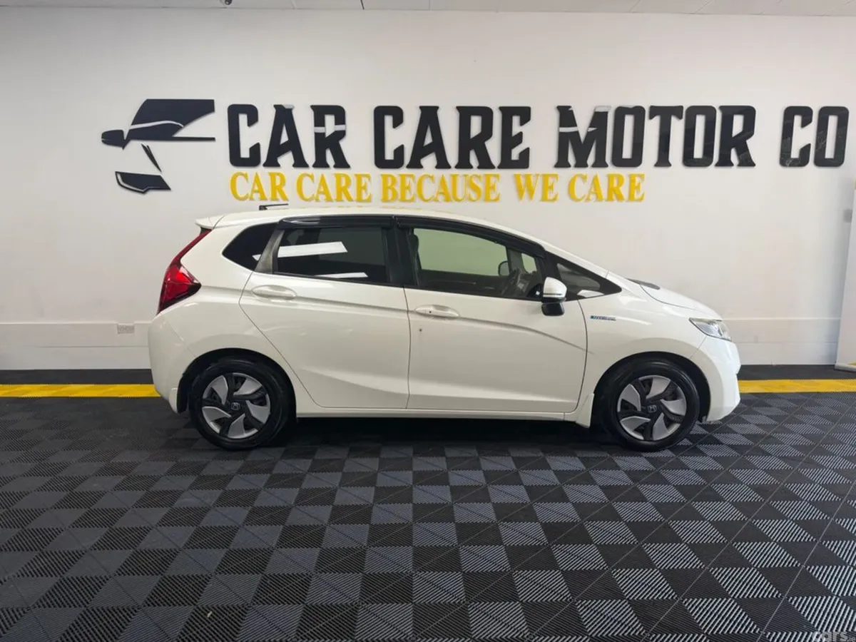 Honda Fit Hatchback, Petrol Hybrid, 2013, White