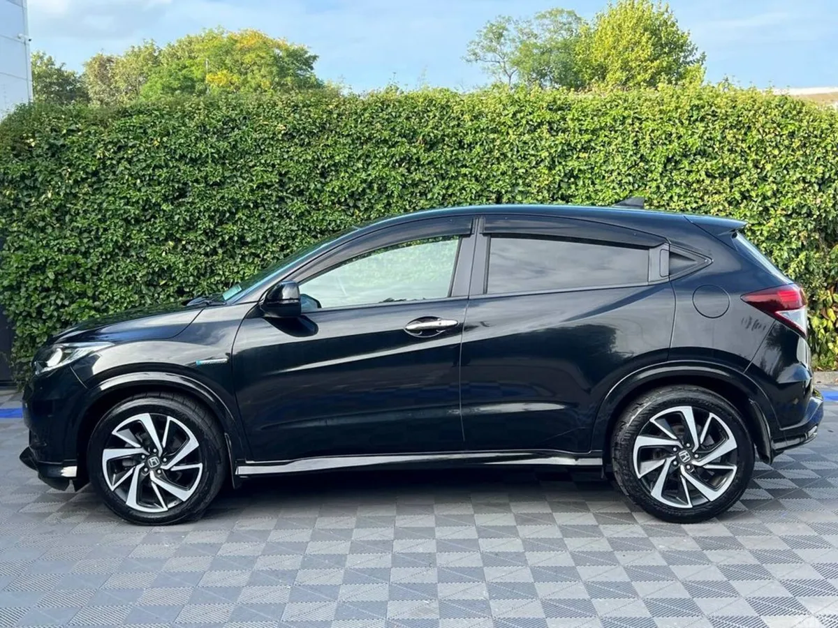 Honda Vezel SUV, Petrol Hybrid, 2017, Black