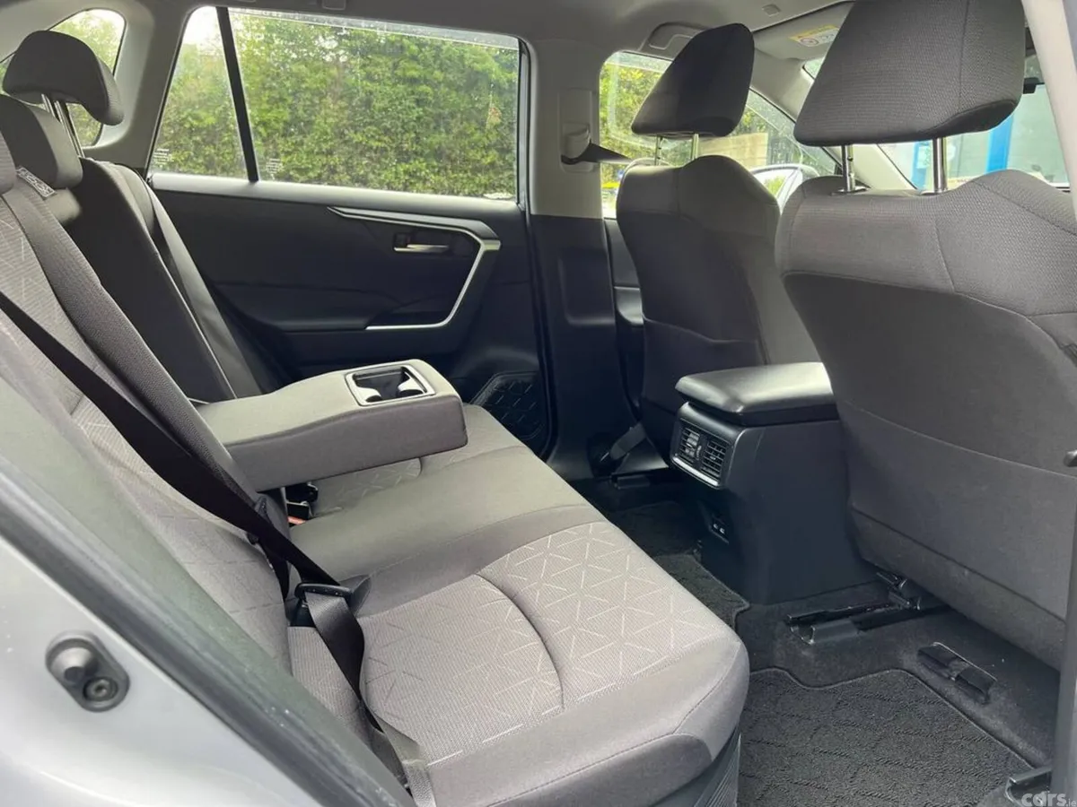 Toyota RAV4 SUV, Petrol Hybrid, 2023, Grey