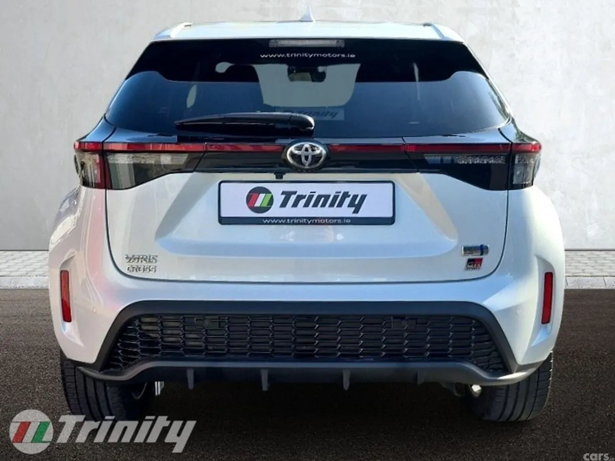 Toyota Yaris Cross SUV, Petrol Hybrid, 2023, White