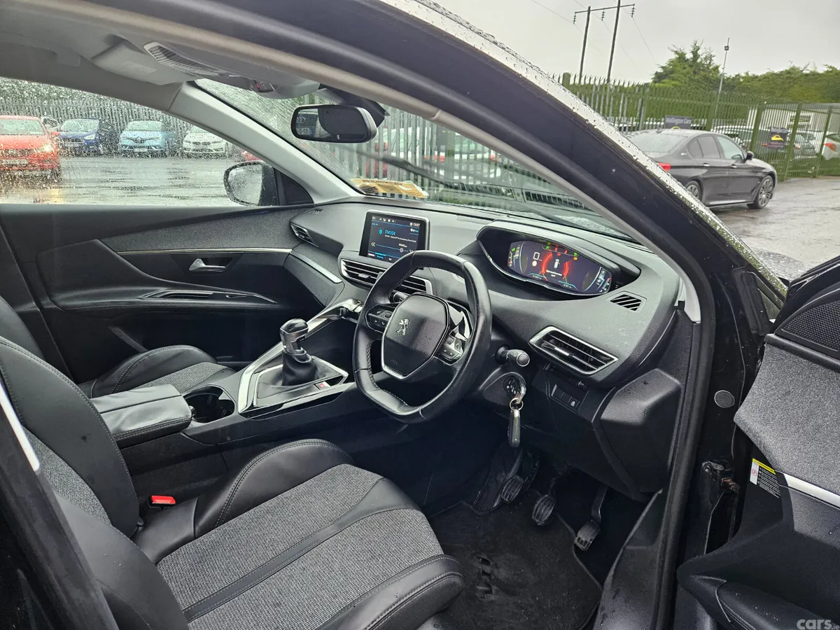 Peugeot 3008 SUV, Petrol, 2017, Black