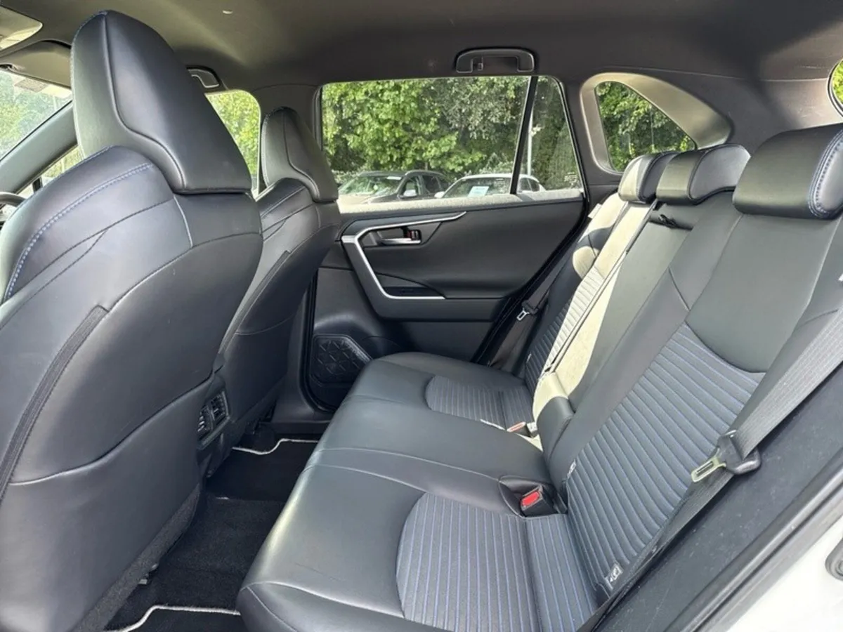 Toyota RAV4 SUV, Petrol Hybrid, 2024, White