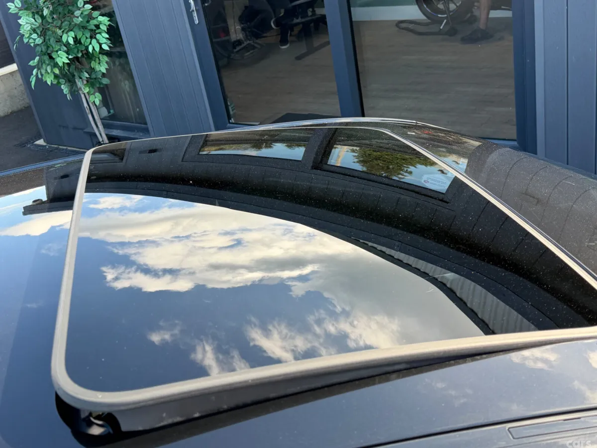 BMW 3-Series Saloon, Petrol Hybrid, 2021, Black