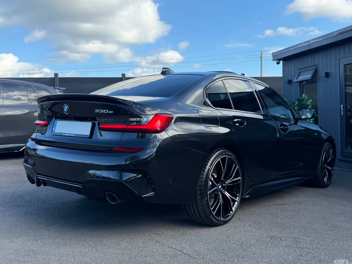 BMW 3-Series Saloon, Petrol Hybrid, 2021, Black