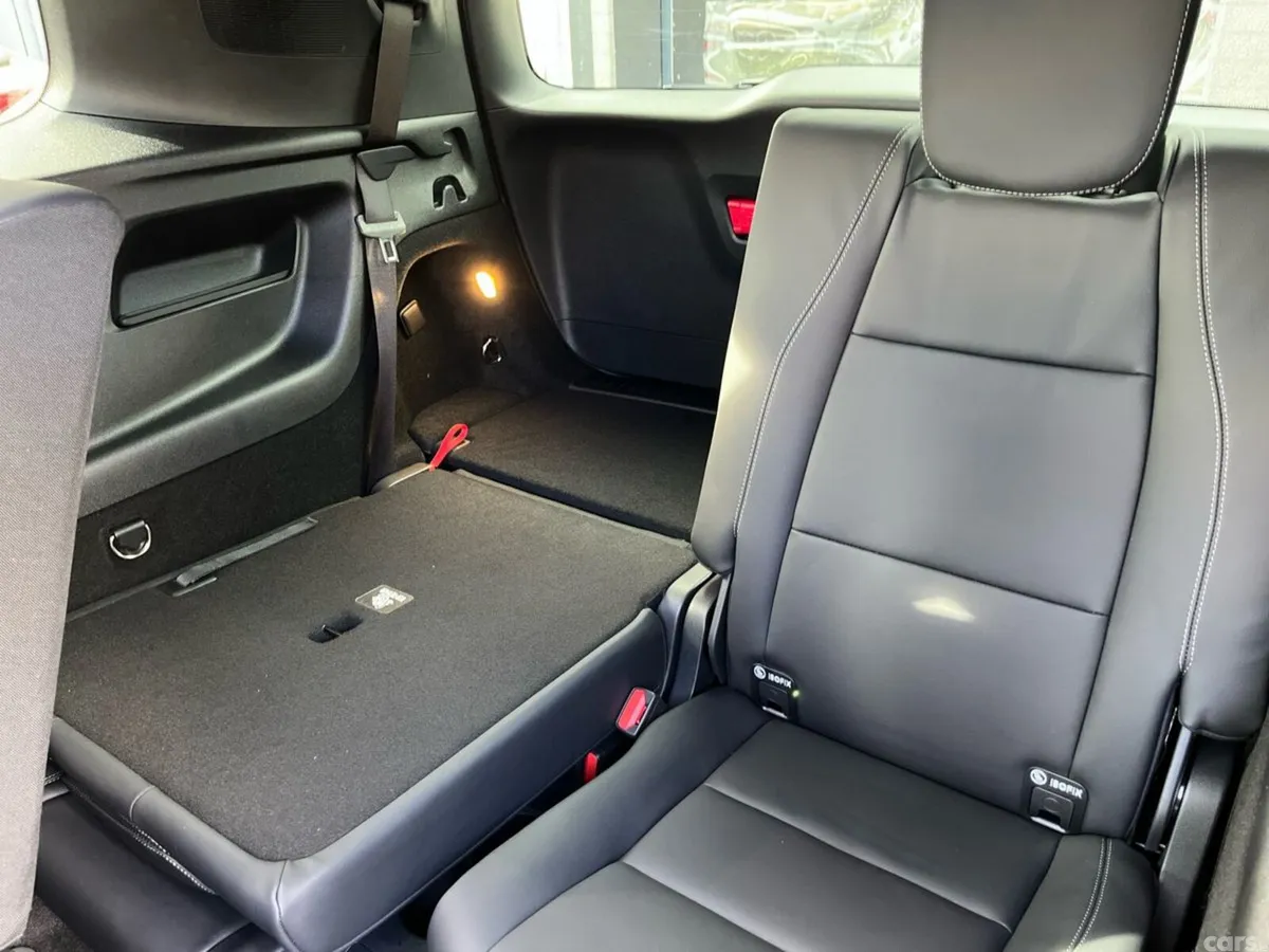 Mercedes-Benz GLB SUV, Electric, 2026, White