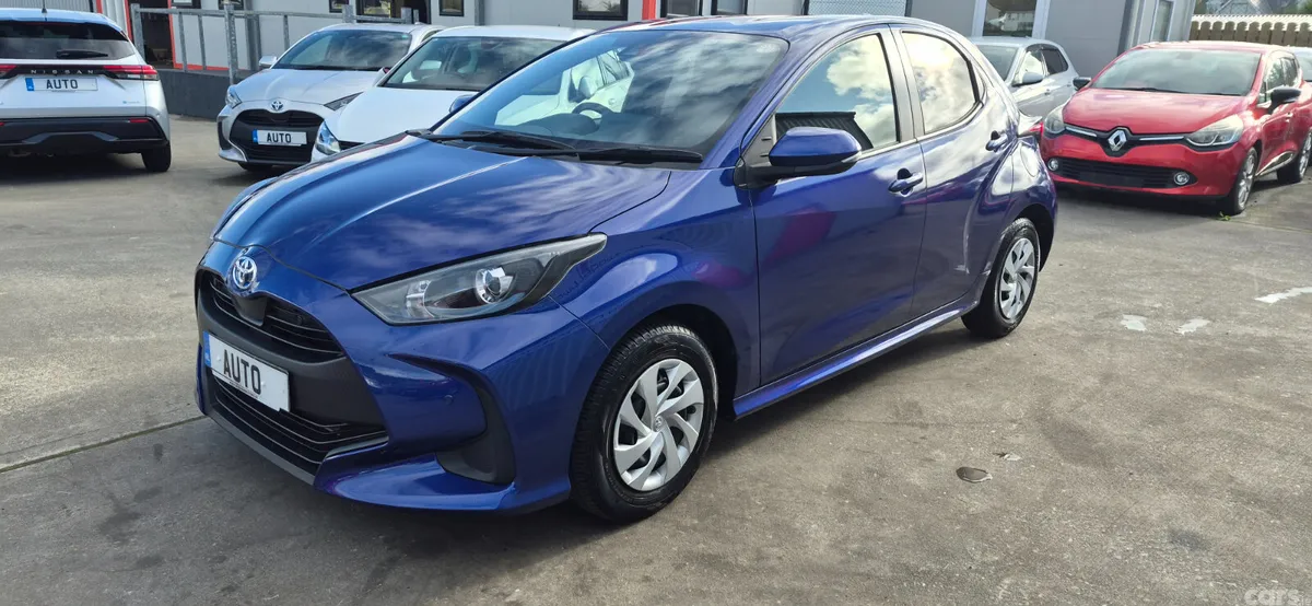 Toyota Yaris Hatchback, Petrol Hybrid, 2021, Blue