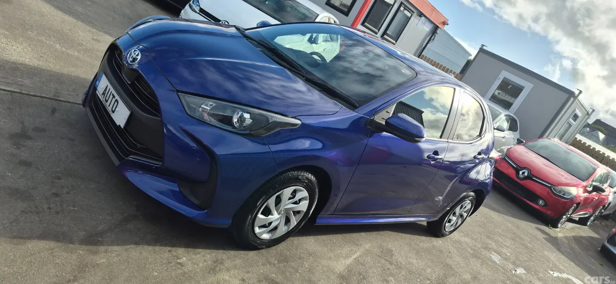 Toyota Yaris Hatchback, Petrol Hybrid, 2021, Blue