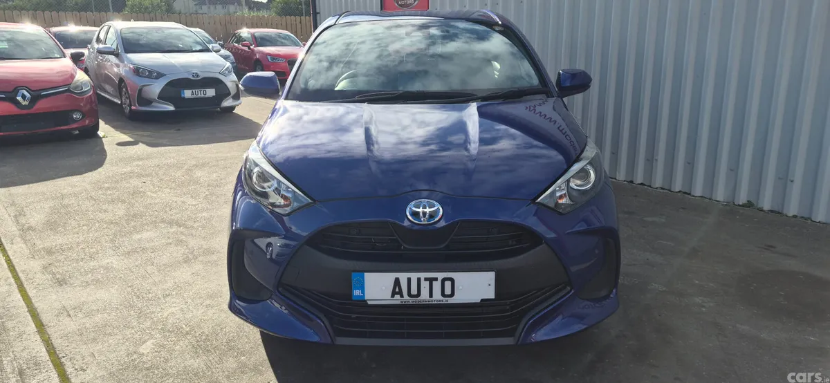 Toyota Yaris Hatchback, Petrol Hybrid, 2021, Blue