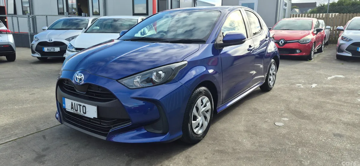 Toyota Yaris Hatchback, Petrol Hybrid, 2021, Blue