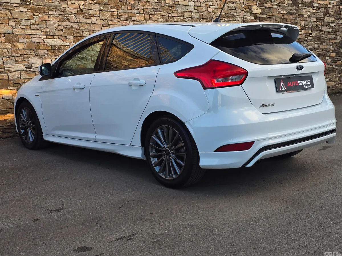 Ford Focus Hatchback, Diesel, 2017, White