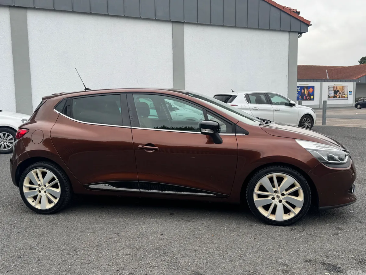 Renault Clio Hatchback, Petrol, 2015, Brown