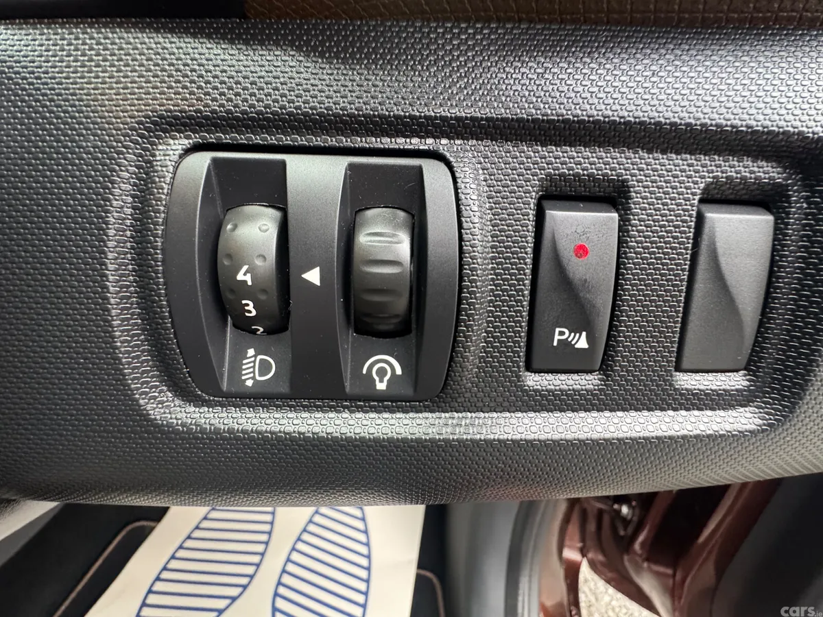 Renault Clio Hatchback, Petrol, 2015, Brown