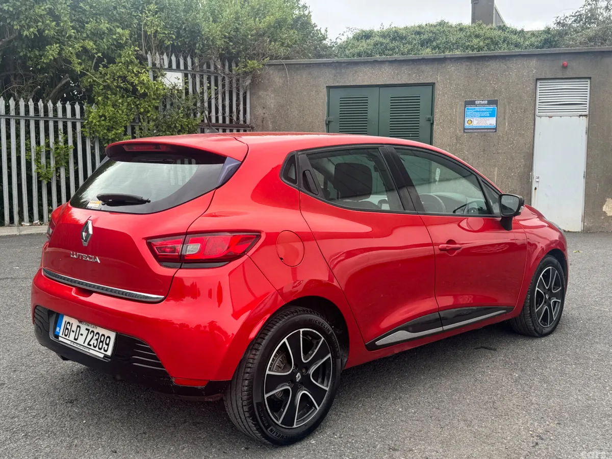 Renault Clio Hatchback, Petrol, 2016, Red