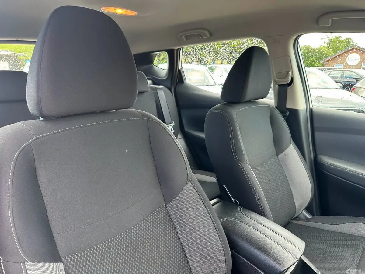Nissan Qashqai SUV, Diesel, 2019, White