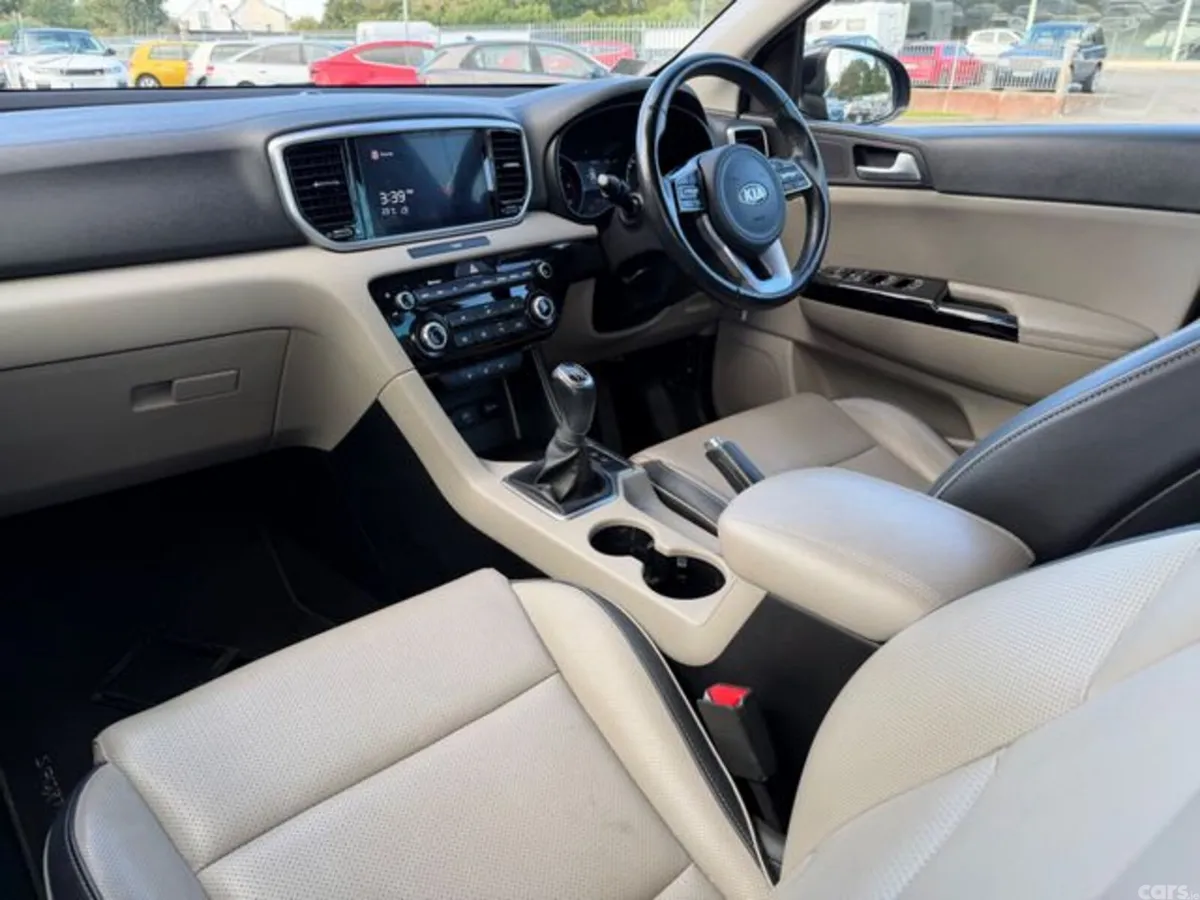 Kia Sportage MPV, Diesel Hybrid, 2021, Black