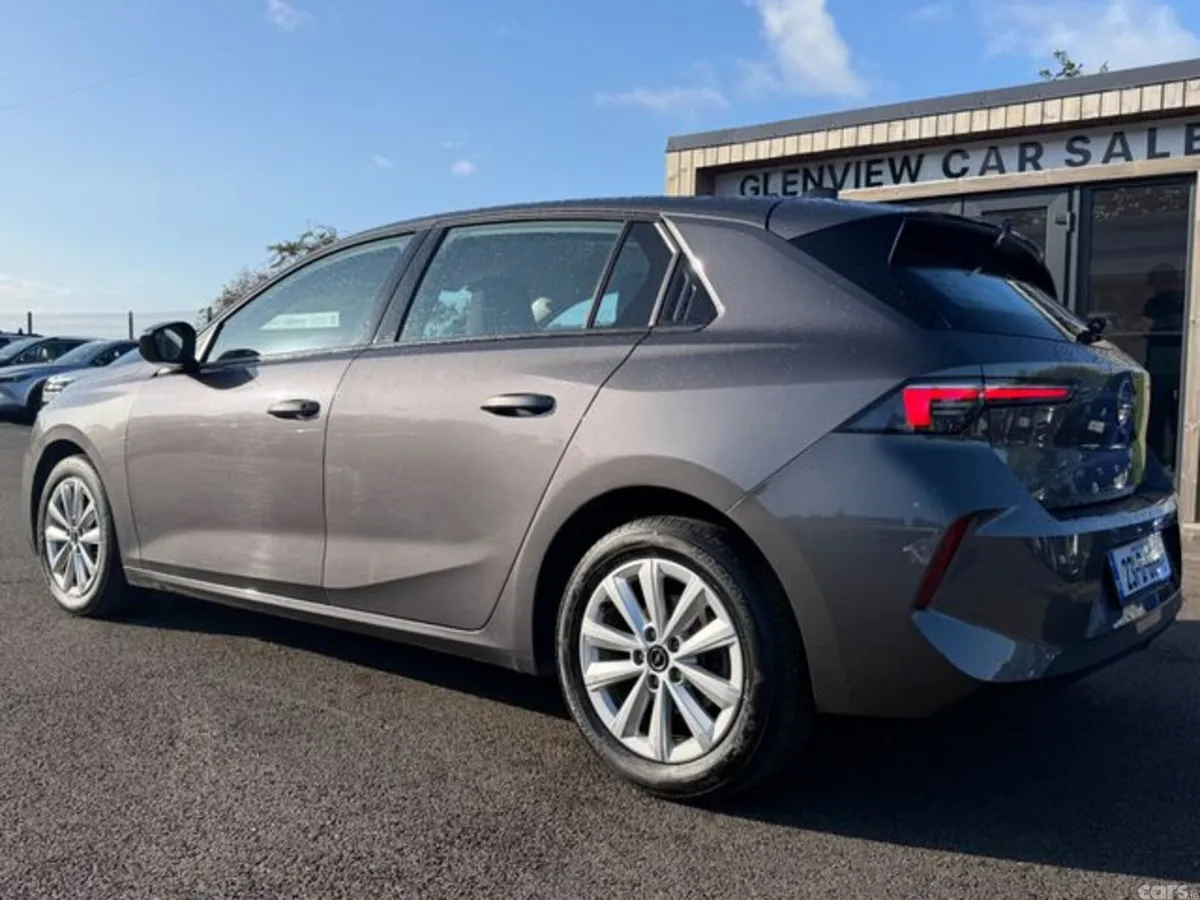 Opel Astra Hatchback, Diesel, 2023, Grey