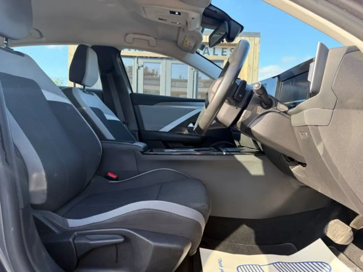 Opel Astra Hatchback, Diesel, 2023, Grey