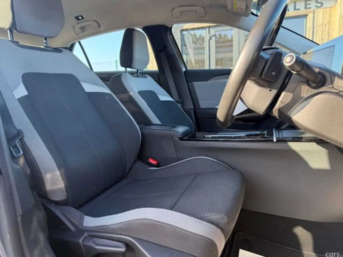Opel Astra Hatchback, Diesel, 2023, Grey