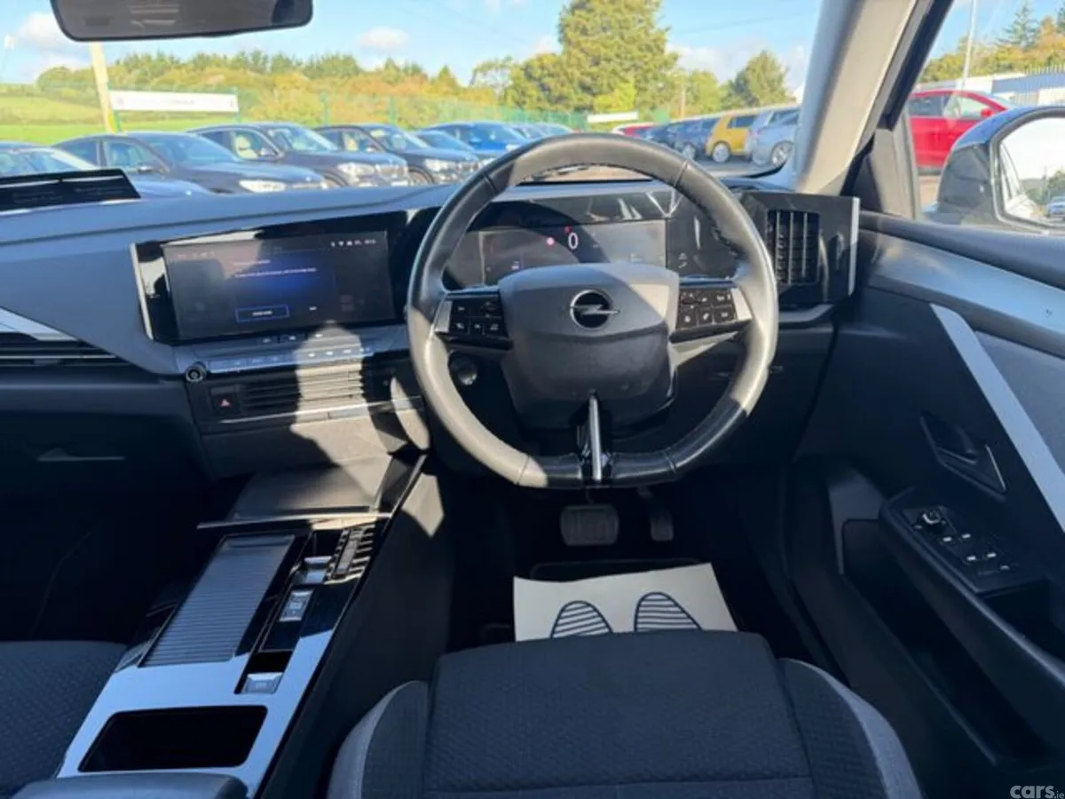 Opel Astra Hatchback, Diesel, 2023, Grey