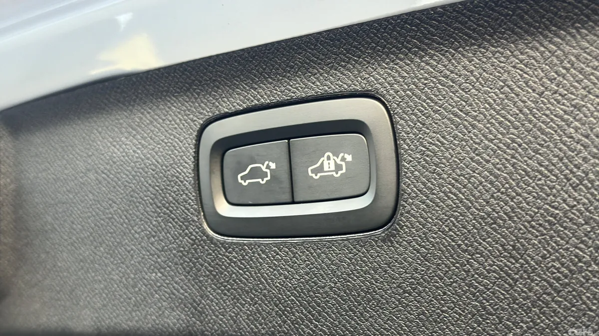Volvo XC90 SUV, Petrol Plug-in Hybrid, 2024, White