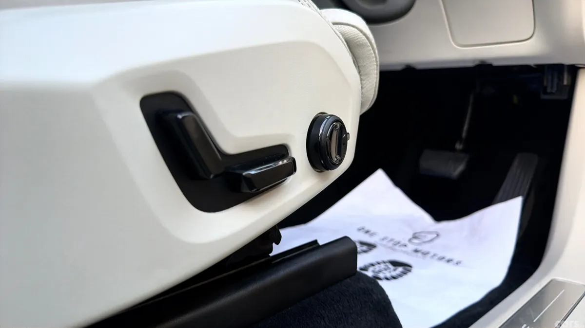 Volvo XC90 SUV, Petrol Plug-in Hybrid, 2024, White