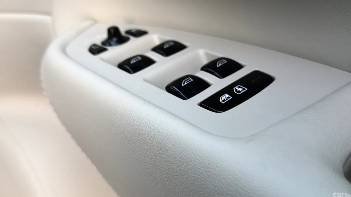 Volvo XC90 SUV, Petrol Plug-in Hybrid, 2024, White
