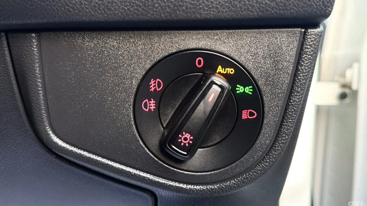 Volkswagen Polo Hatchback, Petrol, 2019, White