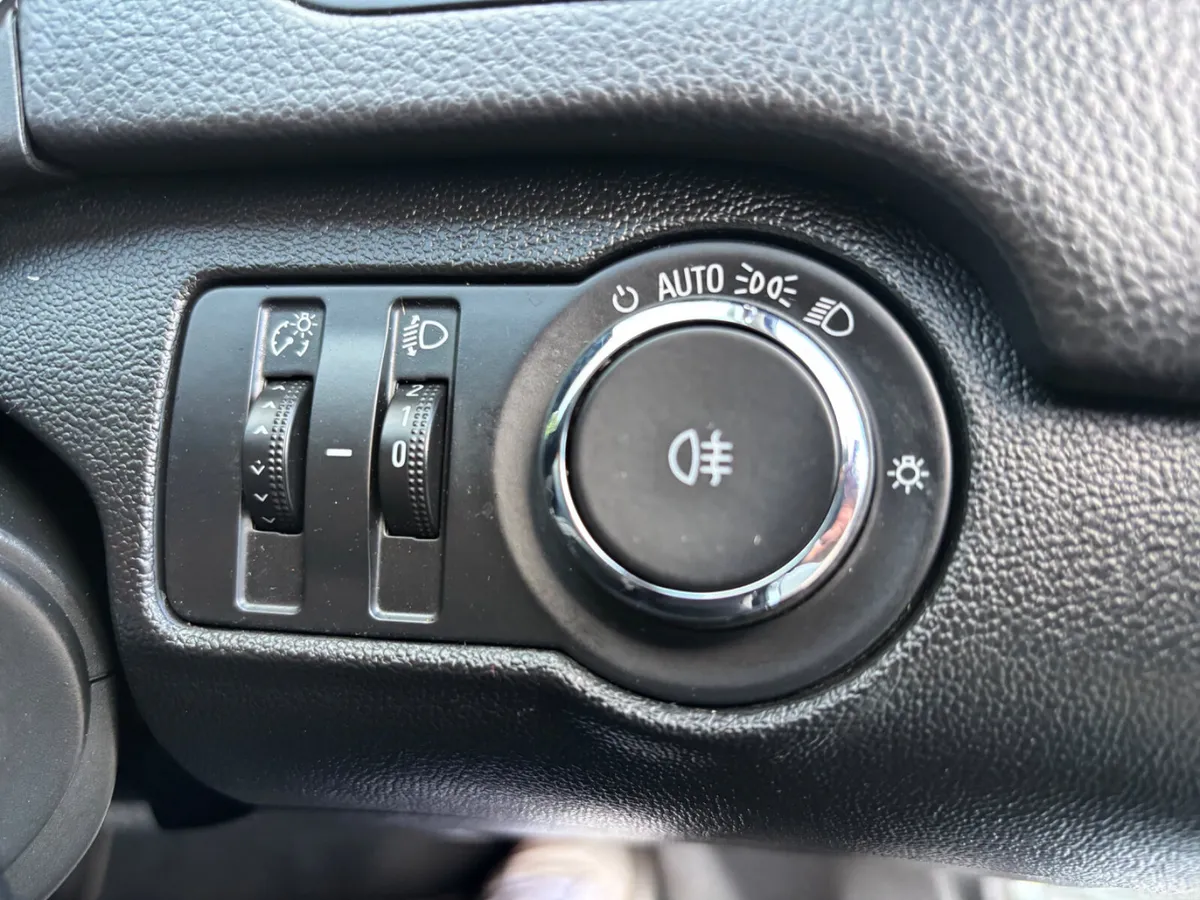 Opel Insignia Hatchback, Diesel, 2014, Silver