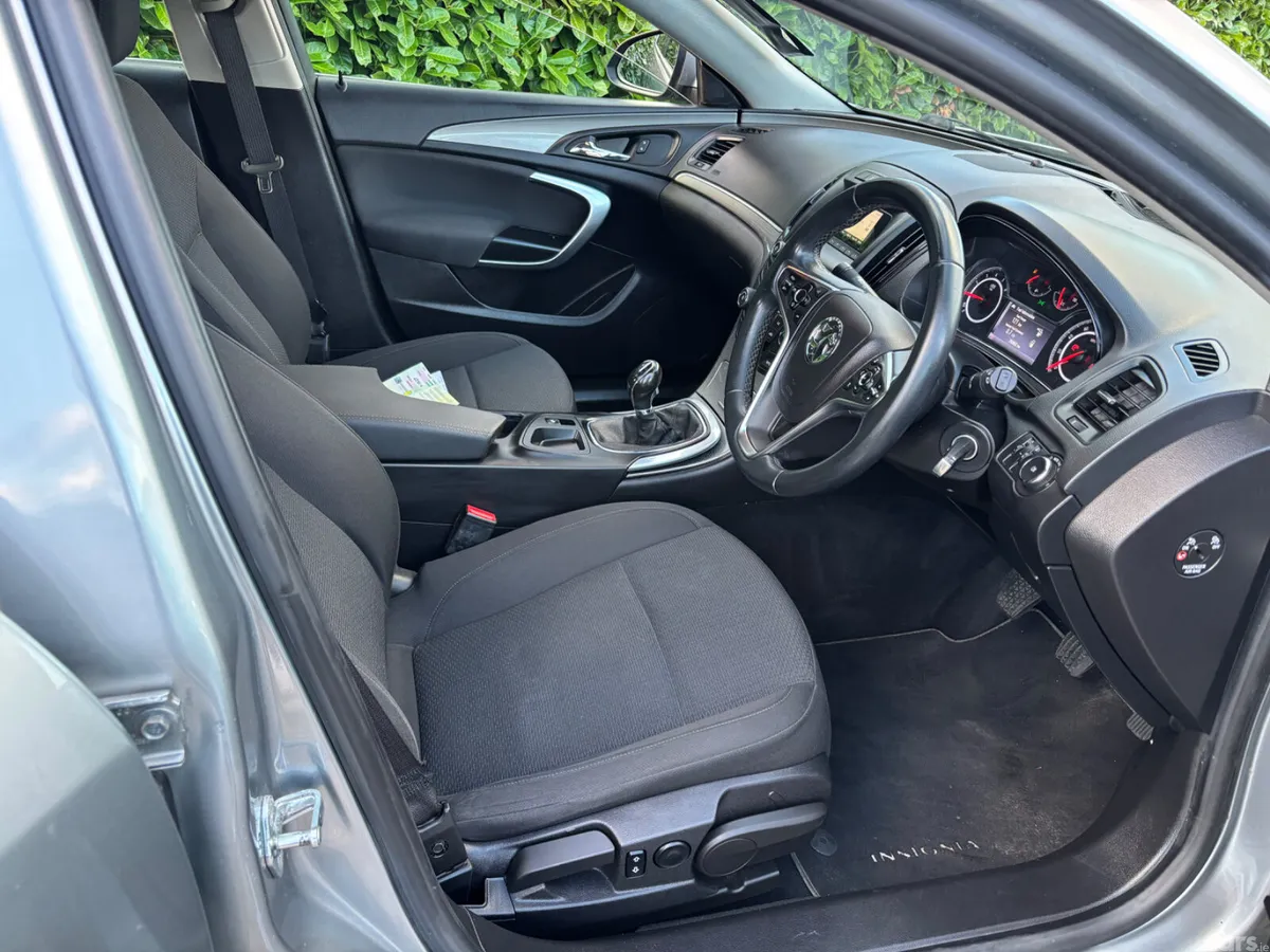 Opel Insignia Hatchback, Diesel, 2014, Silver